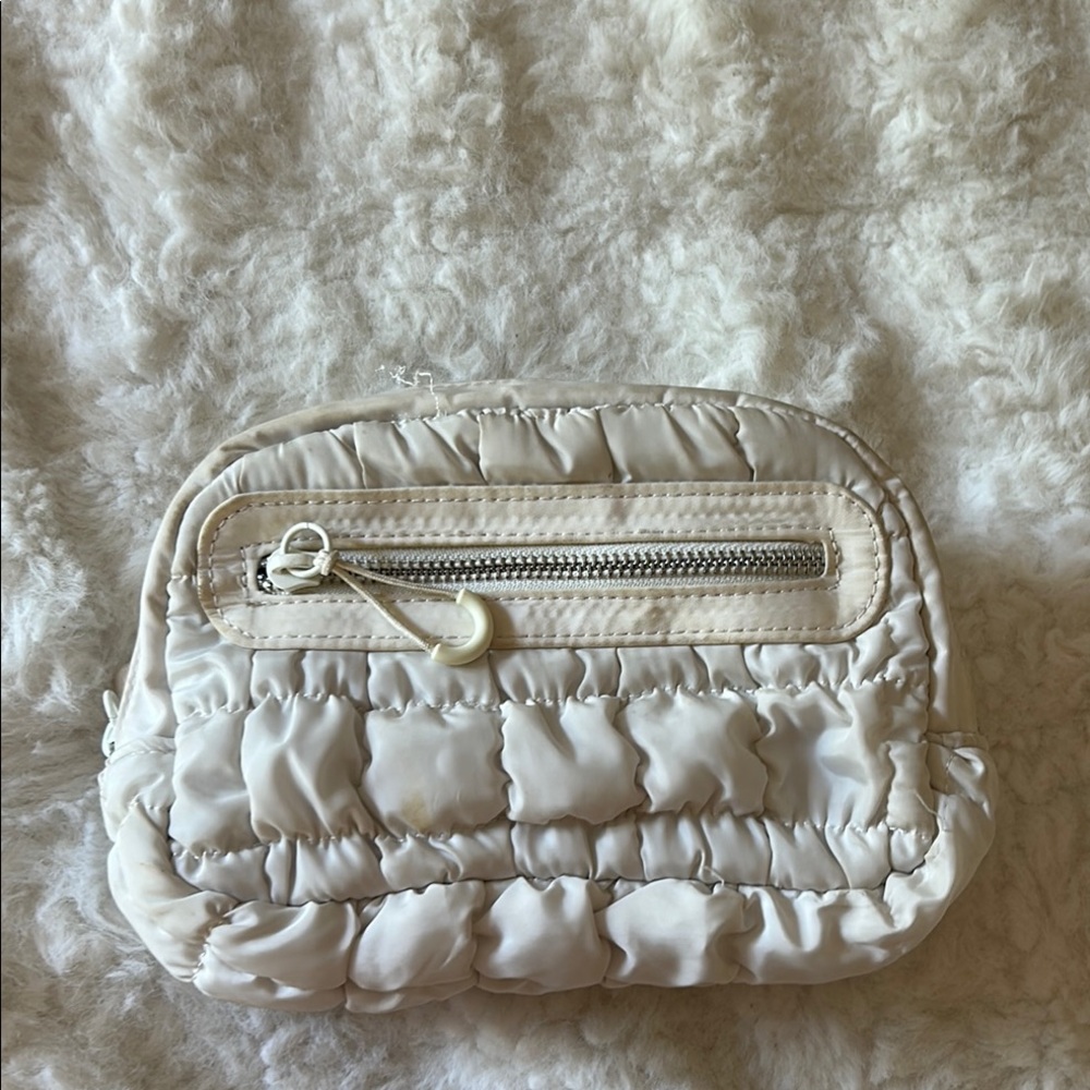 Elegant Cream Quilted Women's Bag